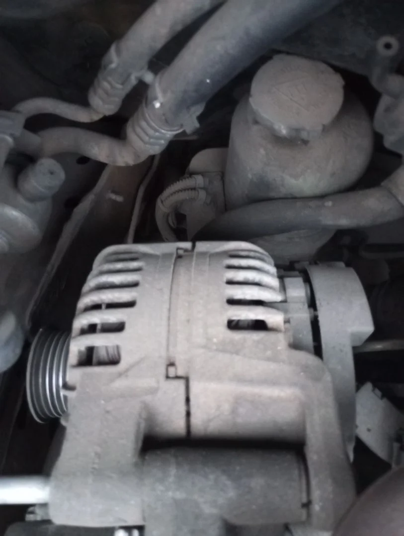 Foto de ALTERNADOR OPEL ZAFIRA A 2.0 DTI (101 CV / 74 KW)