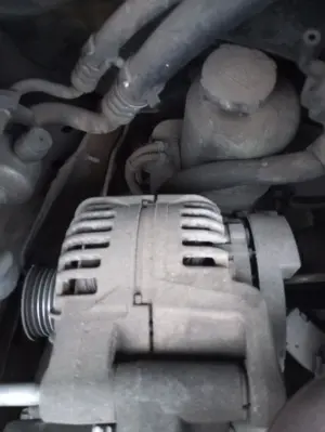 Foto de ALTERNADOR OPEL ZAFIRA A 2.0 DTI (101 CV / 74 KW)