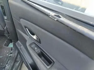 Foto de MANDO ELEVALUNAS TRASERO DERECHO RENAULT SCENIC III (JZ) 1.6 16V (110 CV / 81 KW) referencia 156013870 foto 1