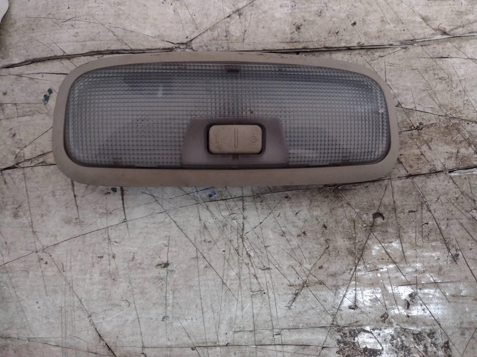 Foto de LUZ INTERIOR FORD FOCUS BERLINA (CB4) 1.6 16V CAT (101 CV / 74 KW) referencia 168461