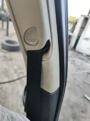 Foto de CINTURON SEGURIDAD DELANTERO IZQUIERDO OPEL CORSA C 1.2 16V CAT (Z 12 XE / LW4) (75 CV / 55 KW) referencia 9226180