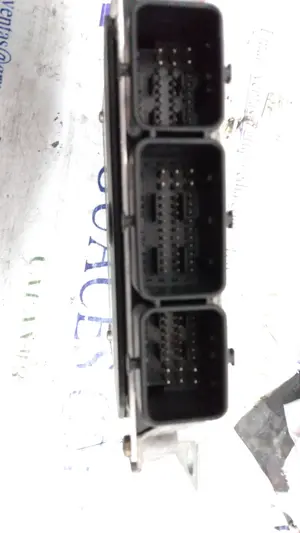 Foto de CENTRALITA MOTOR UCE CITROEN C5 BERLINA 2.0 16V CAT (RFN / EW10J4) (136 CV / 100 KW) referencia 9643790280 foto 2