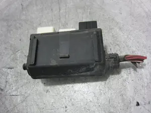 Foto de CAJA RELES / FUSIBLES OPEL ASTRA G BERLINA referencia 24347030 foto 4