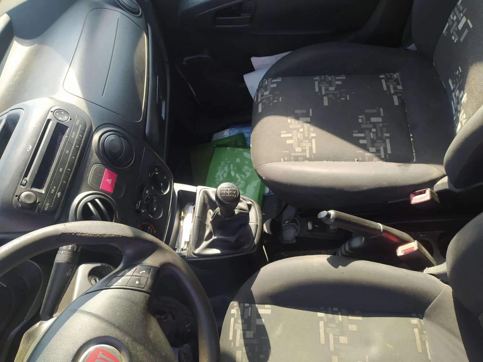 Foto de CONSOLA CENTRAL FIAT III FIORINO (225) 1.3 16V JTD CAT (75 CV / 55 KW)