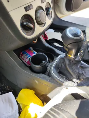 Foto de CENICERO OPEL CORSA D 1.3 16V CDTI (75 CV / 55 KW)