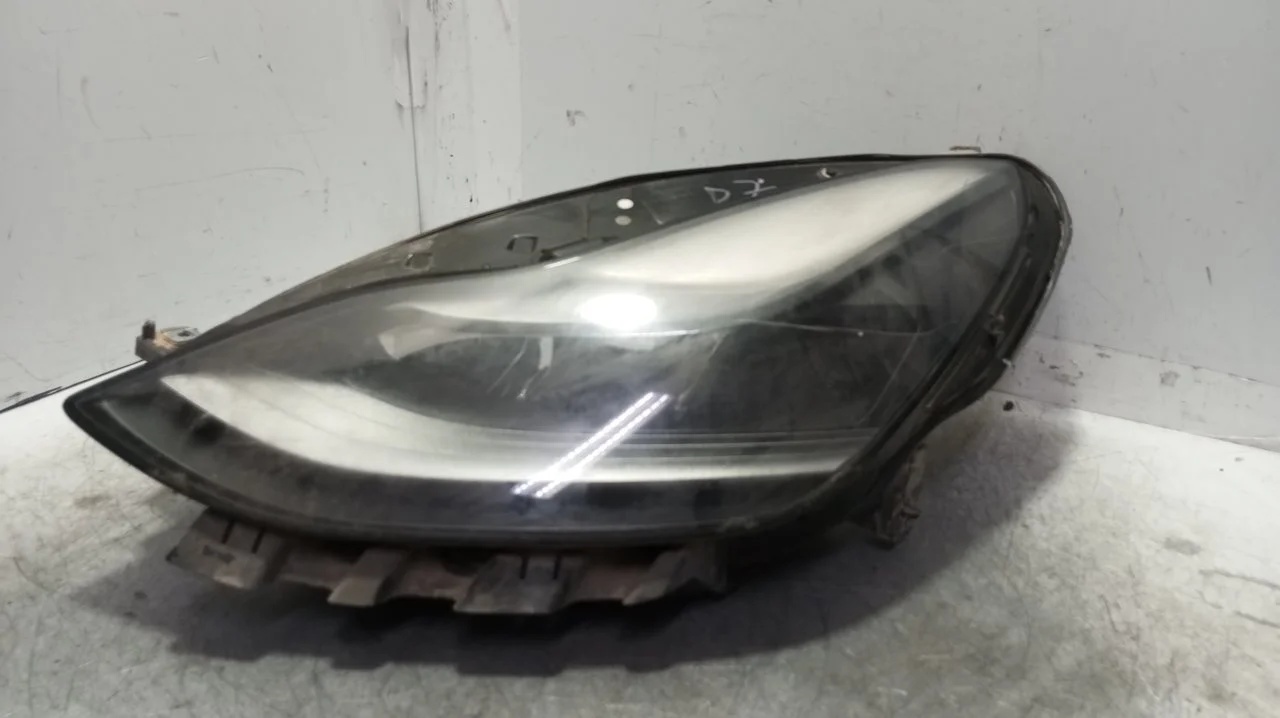 Foto de FARO IZQUIERDO TESLA MODEL 3 eléctrico 258 kW (cont. 153 kW) (350 CV / 258 KW) referencia 1514952-00-C