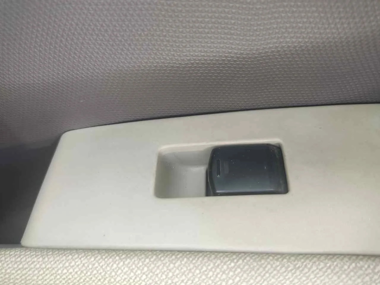Foto de MANDO ELEVALUNAS DELANTERO DERECHO NISSAN MICRA (K12E) 1.5 dCi Turbodiesel CAT (86 CV / 63 KW) referencia 25411AX610