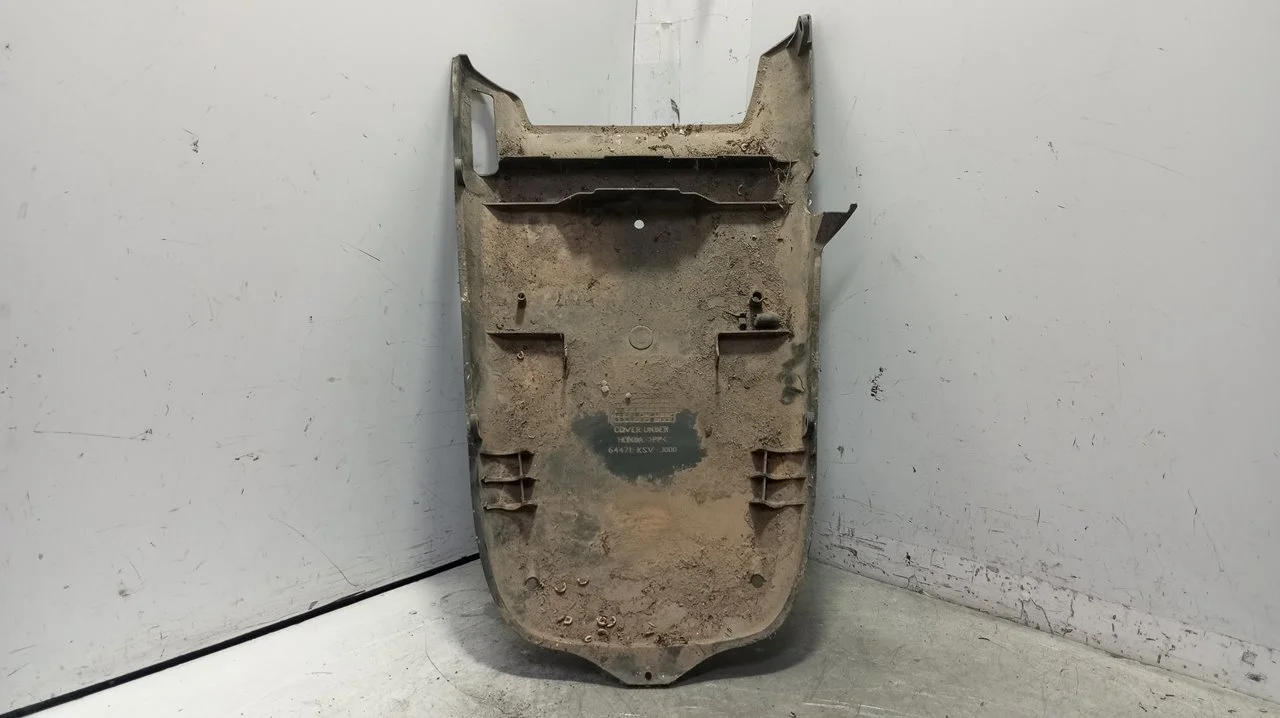 Foto de CUBRECARTER HONDA FORZA 249 cm3 - 16 kW (22 CV / 16 KW) referencia 64471-KSV-J000