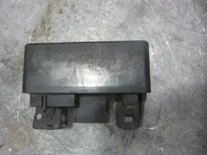 Foto de CAJA PRECALENTAMIENTO MERCEDES-BENZ CLASE E (BM 210) BERLINA 3.0 Turbodiesel CAT (177 CV / 130 KW) referencia A0285454032 foto 3