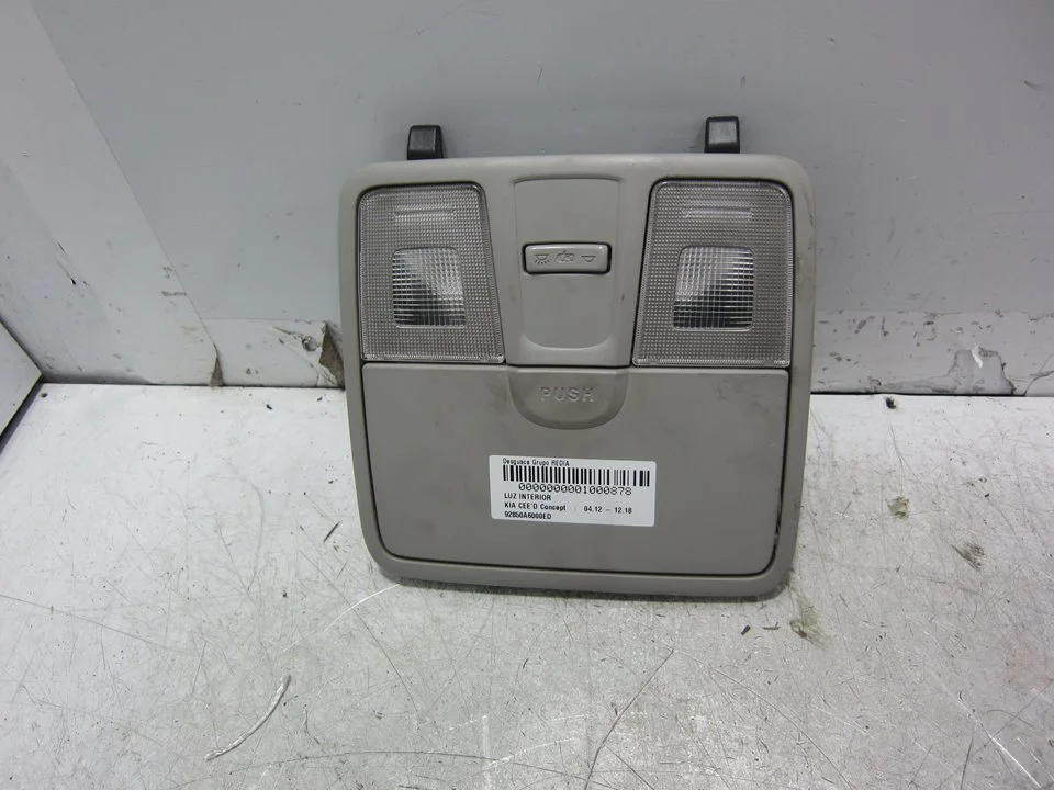 Foto de LUZ INTERIOR KIA CEED (JD) 1.4 CRDi CAT (90 CV / 66 KW) referencia 92800A50XX