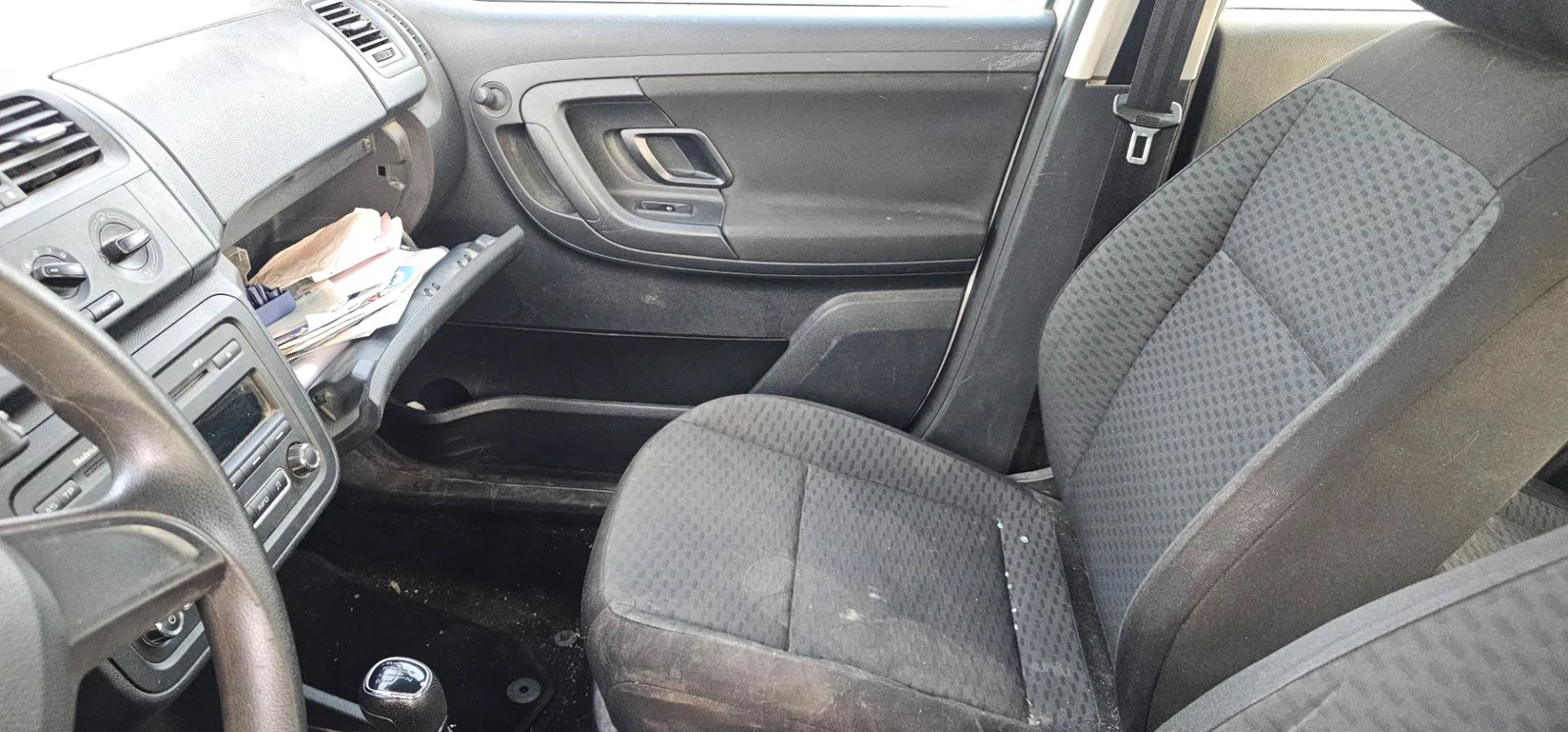 Foto de GUARNECIDO PUERTA DELANTERA DERECHA SKODA FABIA (5J2) 1.2 (60 CV / 44 KW) referencia 5J1867012H FKZ
