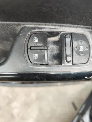 Foto de MANDO ELEVALUNAS DELANTERO IZQUIERDO OPEL CORSA D 1.3 16V CDTI (75 CV / 55 KW)
