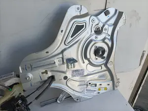 Foto de ELEVALUNAS DELANTERO DERECHO HYUNDAI IX35 (EL/LM) 2.0 CRDi CAT (184 CV / 135 KW) referencia 824802Y330