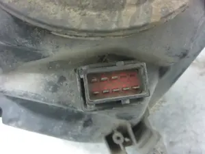 Foto de FARO DERECHO OPEL ASTRA H BERLINA 1.7 16V CDTI (101 CV / 74 KW) referencia 1EG27037002 foto 4