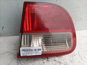 Foto de PILOTO TRASERO DERECHO INTERIOR SEAT LEON (1M1) 1.9 TDI (110 CV / 81 KW) referencia 1M6945092B