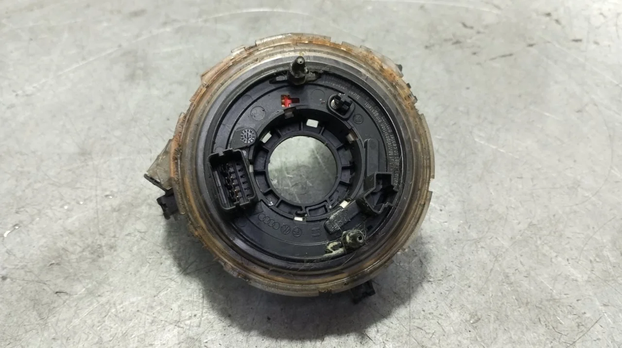 Foto de ANILLO AIRBAG AUDI A4 AVANT (8E) 1.9 TDI (116 CV / 85 KW) referencia 4E0953541