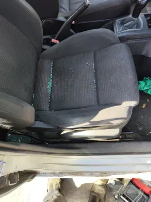 Foto de ASIENTO DELANTERO DERECHO VOLKSWAGEN POLO IV (9N1) 1.4 16V (75 CV / 55 KW)