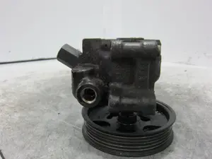 Foto de BOMBA DIRECCION FORD KA (CCQ) 1.3 CAT (60 CV / 44 KW) foto 4