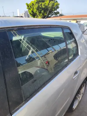 Foto de LUNA TRASERA IZQUIERDA VOLKSWAGEN GOLF V (1K1)(10.2003) 1.4 16V TSI (170 CV / 125 KW) referencia 1K6845025B