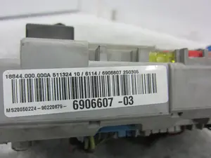 Foto de CAJA RELES / FUSIBLES BMW SERIE 3 BERLINA (E90) 2.0 16V Diesel (163 CV / 120 KW) referencia 690660703 foto 3