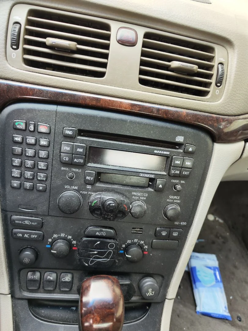 Foto de SISTEMA AUDIO / RADIO CD VOLVO S80 BERLINA 2.4 Diesel (131 CV / 96 KW)
