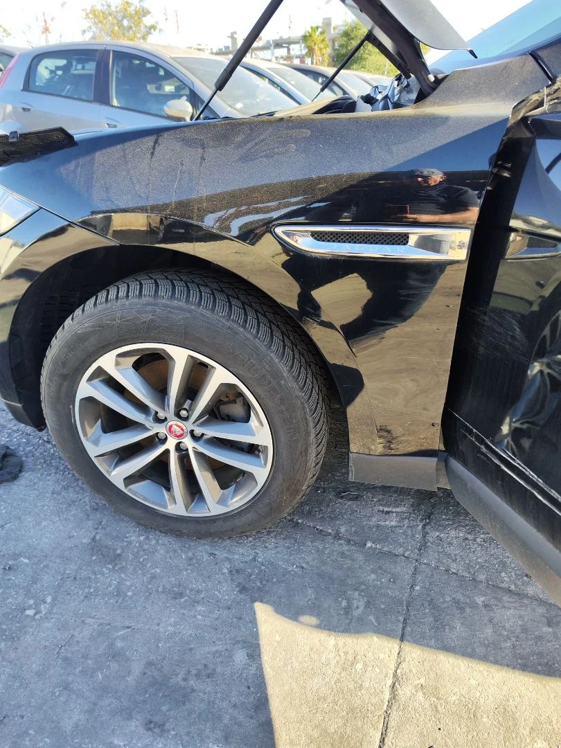 Foto de ALETA DELANTERA IZQUIERDA JAGUAR F-PACE 3.0 V6 Diesel CAT (301 CV / 221 KW) referencia T4A15477