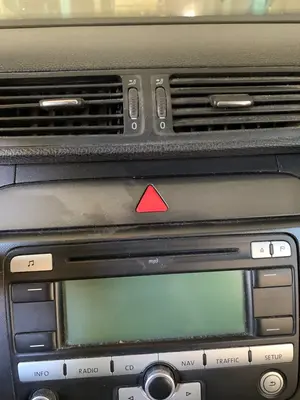 Foto de WARNING VOLKSWAGEN PASSAT VARIANT (3C5) 2.0 TDI (140 CV / 103 KW)