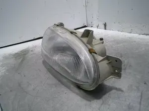 Foto de FARO DERECHO HYUNDAI ACCENT (LC) 1.3 12V CAT (75 CV / 55 KW) referencia 9210522060 foto 3
