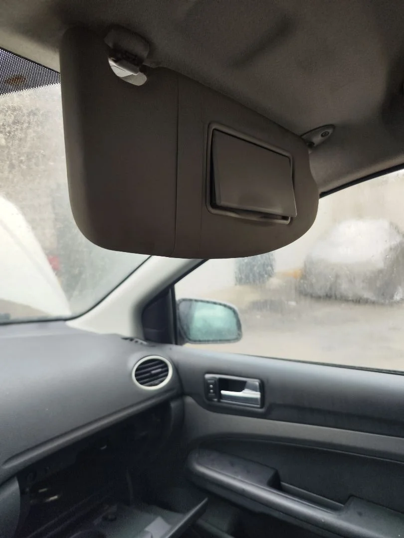 Foto de PARASOL DERECHO FORD FOCUS BERLINA (CAP) 1.6 TDCi CAT (90 CV / 66 KW)