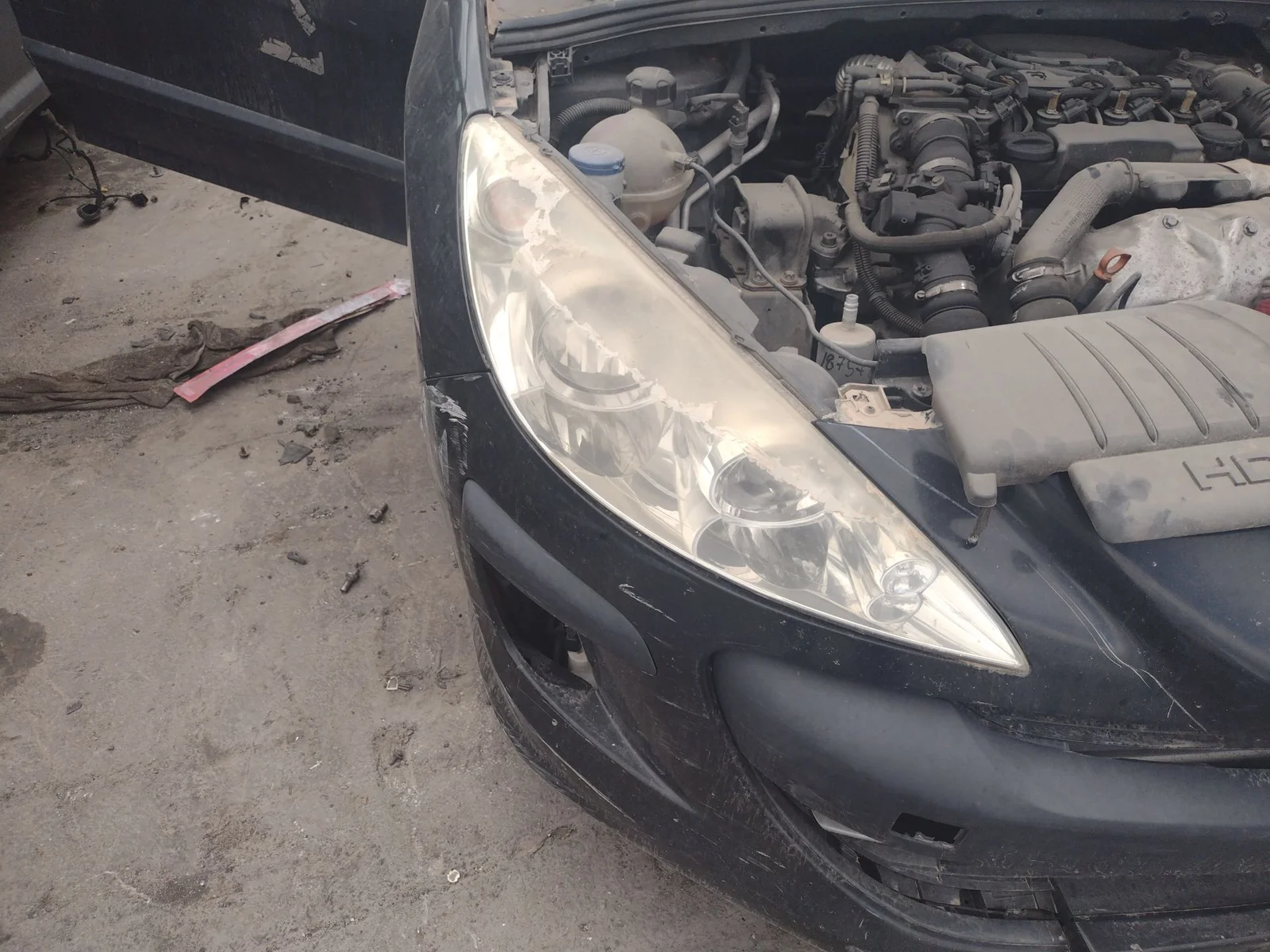 Foto de FARO DERECHO PEUGEOT 308 1.6 16V HDi (90 CV / 66 KW)