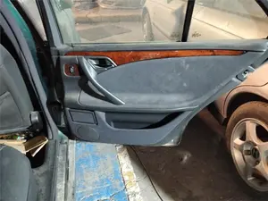 Foto de GUARNECIDO PUERTA TRASERA DERECHA MERCEDES-BENZ CLASE E (BM 210) BERLINA