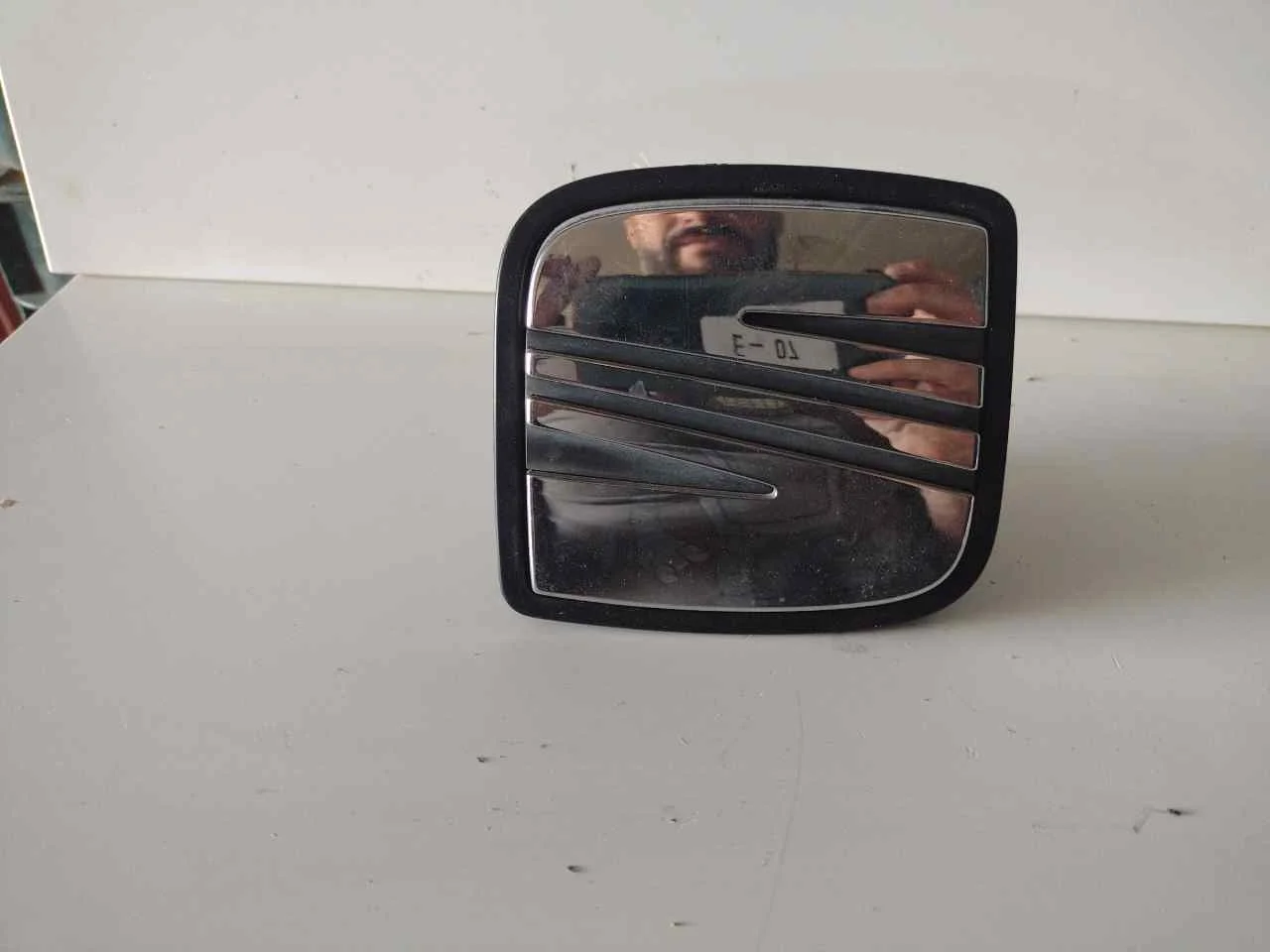 Foto de MANETA EXTERIOR MALETERO / PORTON SEAT CORDOBA BERLINA (6K2)