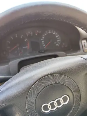 Foto de CUADRO INSTRUMENTOS AUDI A6 BERLINA (4B2) 2.4 V6 30V (165 CV / 121 KW) foto 2