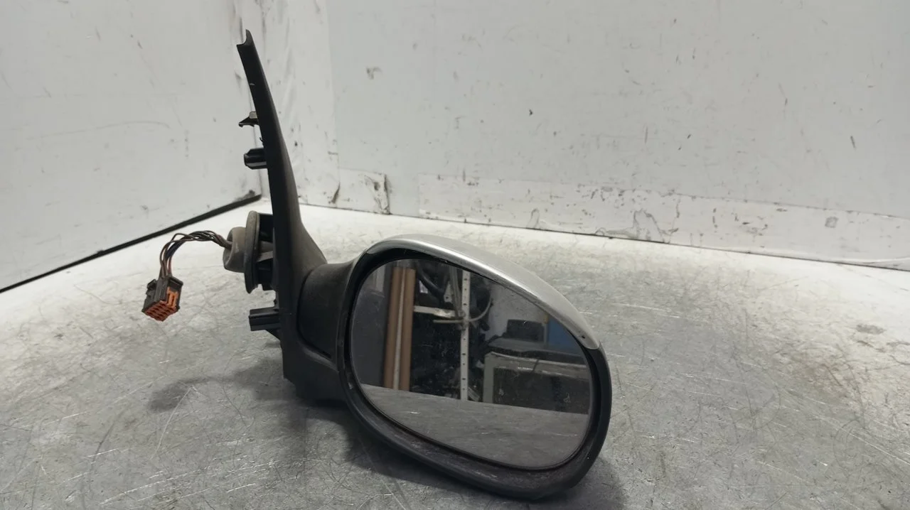 Foto de RETROVISOR DERECHO PEUGEOT 206 1.4 16V CAT (KFU / ET3J4) (88 CV / 65 KW) referencia 96480957XT