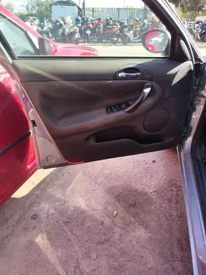 Foto de GUARNECIDO PUERTA DELANTERA IZQUIERDA ALFA ROMEO 147 (190) 1.9 JTD CAT (110 CV / 81 KW)