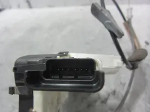 Foto de CERRADURA PUERTA DELANTERA IZQUIERDA CITROEN C4 CACTUS 1.2 12V VTi (82 CV / 60 KW) referencia A048069 foto 6