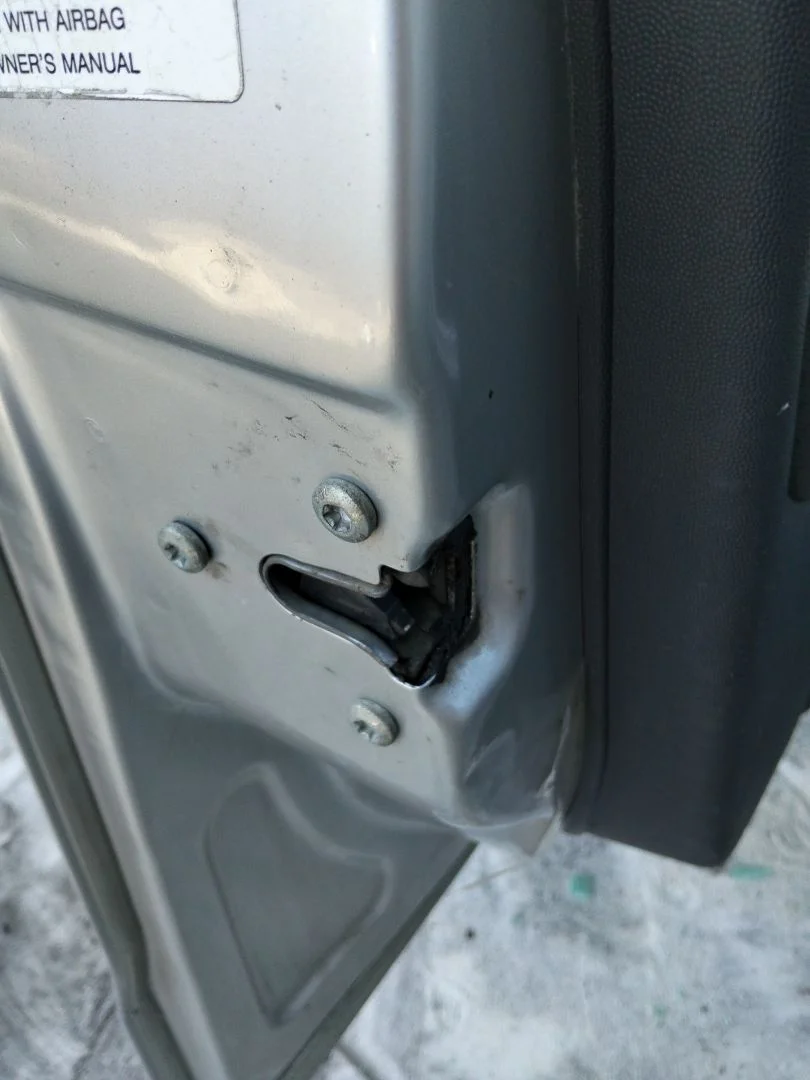 Foto de CERRADURA PUERTA DELANTERA IZQUIERDA OPEL CORSA C 1.2 16V CAT (Z 12 XE / LW4) (75 CV / 55 KW)