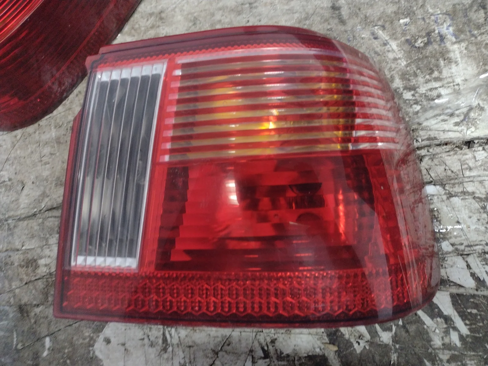 Foto de PILOTO TRASERO DERECHO SEAT IBIZA (6K1) 1.4 16V (75 CV / 55 KW) referencia 6K6945258C
