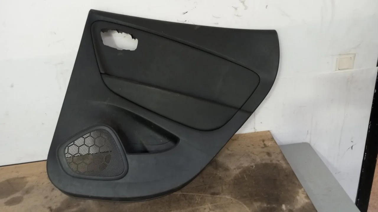 Foto de GUARNECIDO PUERTA TRASERA DERECHA RENAULT CAPTUR I 1.5 dCi Diesel FAP (110 CV / 81 KW) referencia 829A09396R