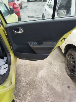 Foto de GUARNECIDO PUERTA TRASERA DERECHA RENAULT MEGANE II BERLINA 5P 1.6 CAT (113 CV / 83 KW) referencia 7701055470