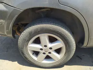 Foto de PASO RUEDA TRASERO DERECHO NISSAN X-TRAIL (T30) 2.2 16V Turbodiesel CAT (114 CV / 84 KW)