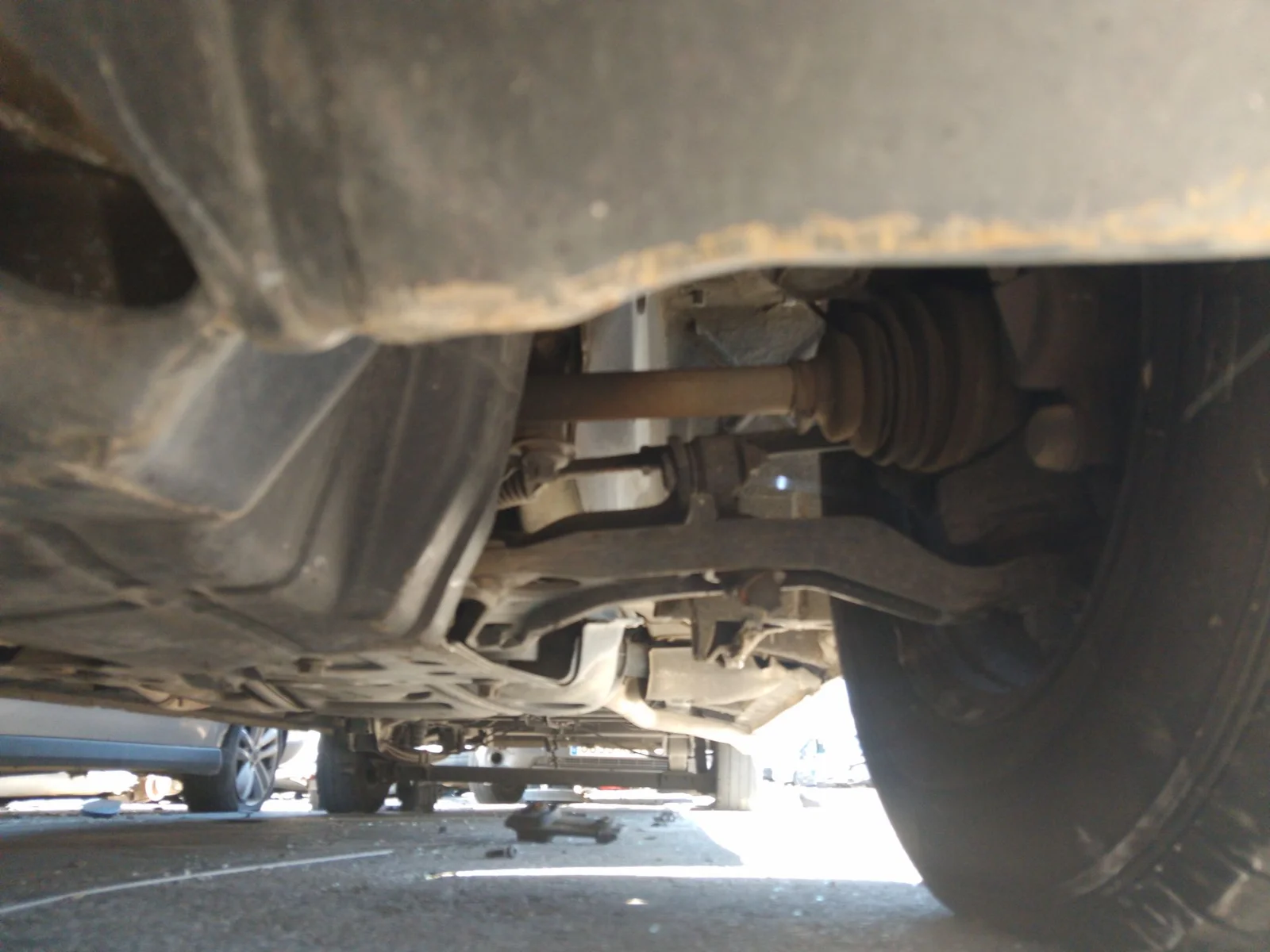 Foto de BRAZO SUSPENSION DELANTERO IZQUIERDO FIAT DUCATO 3 MAXI FURGÓN TS 35 (295) 2.3 JTD CAT (148 CV / 109 KW) referencia 1374223080