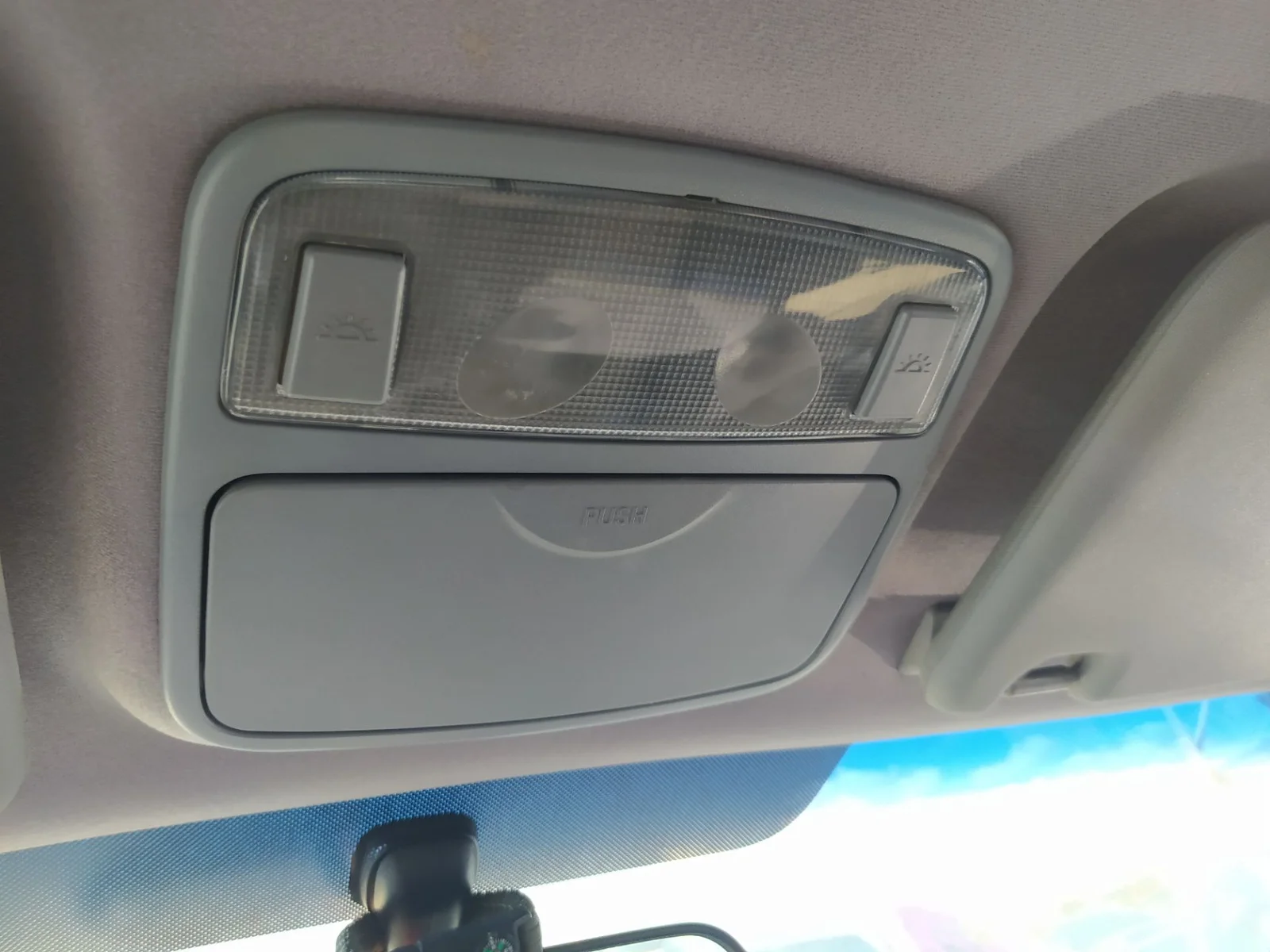 Foto de LUZ INTERIOR HYUNDAI MATRIX (FC) 1.5 CRDi CAT (102 CV / 75 KW) referencia 92870-2D000TX