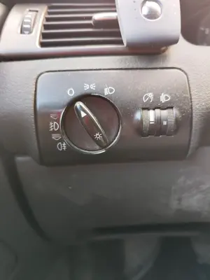 Foto de MANDO LUCES VOLKSWAGEN GOLF IV BERLINA (1J1)(10.1997) 1.9 TDI (110 CV / 81 KW) referencia 8L0953513G FKZ foto 17