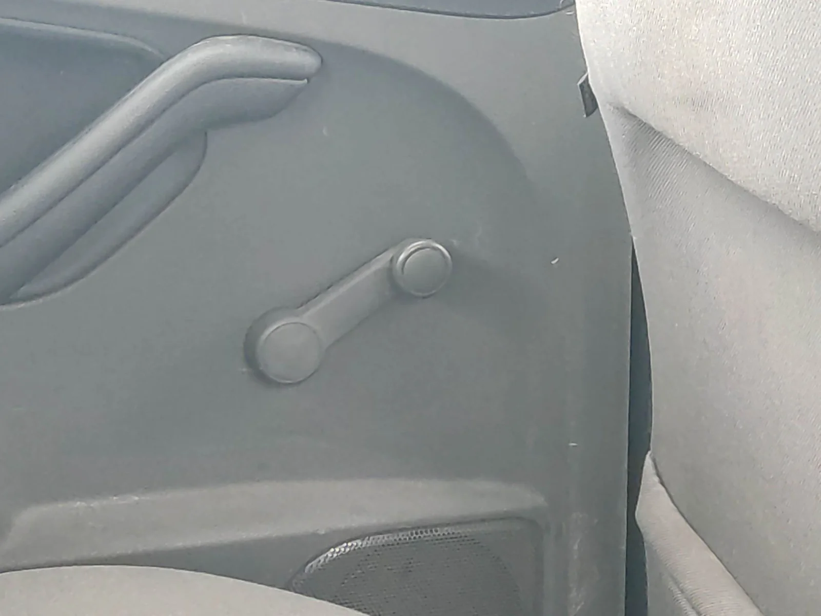 Foto de MANETA ELEVALUNAS TRASERA IZQUIERDA FORD FOCUS BERLINA (CAP) 1.8 Flexifuel CAT (125 CV / 92 KW)