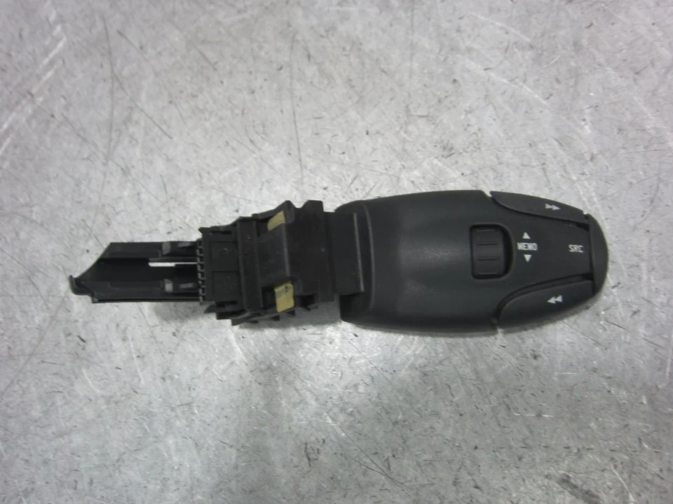 Foto de MANDO MULTIFUNCION CITROEN C5 BERLINA 2.0 HDi (109 CV / 80 KW) referencia 9841796460