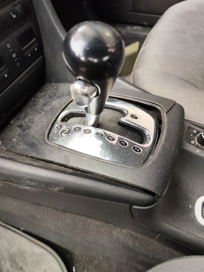 Foto de PALANCA CAMBIO AUDI A6 BERLINA (4B2) 2.5 V6 24V TDI (150 CV / 110 KW)