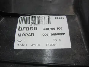 Foto de ELEVALUNAS TRASERO DERECHO FIAT 500X (334) 2.0 16V Multijet CAT (140 CV / 103 KW) referencia 00519695880 foto 2