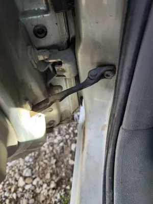 Foto de RETENEDOR PUERTA RENAULT LAGUNA II (BG0) 2.0 (135 CV / 99 KW) referencia 8200385349 foto 2