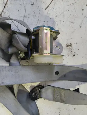Foto de CINTURON SEGURIDAD TRASERO IZQUIERDO KIA PICANTO (SA) 1.1 CAT (65 CV / 48 KW) referencia 8981007000NL foto 2